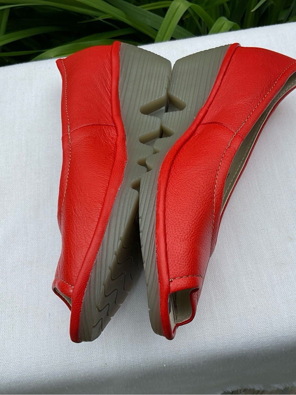 FLY LONDON ORANGE PEEP TOE 1~3/4” WEDGE LEATHER shoes Sz. 39 8.5-9? - Picture 4 of 7